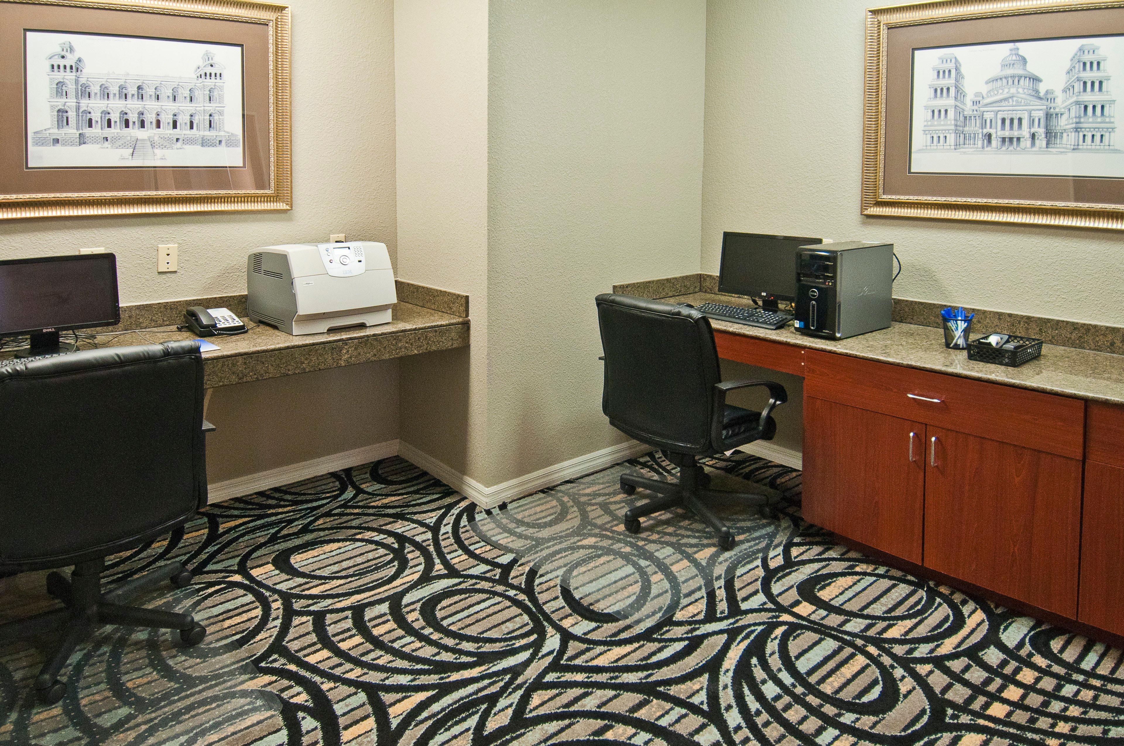Holiday Inn Express Hotel And Suites Lake Charles By Ihg Exterior foto