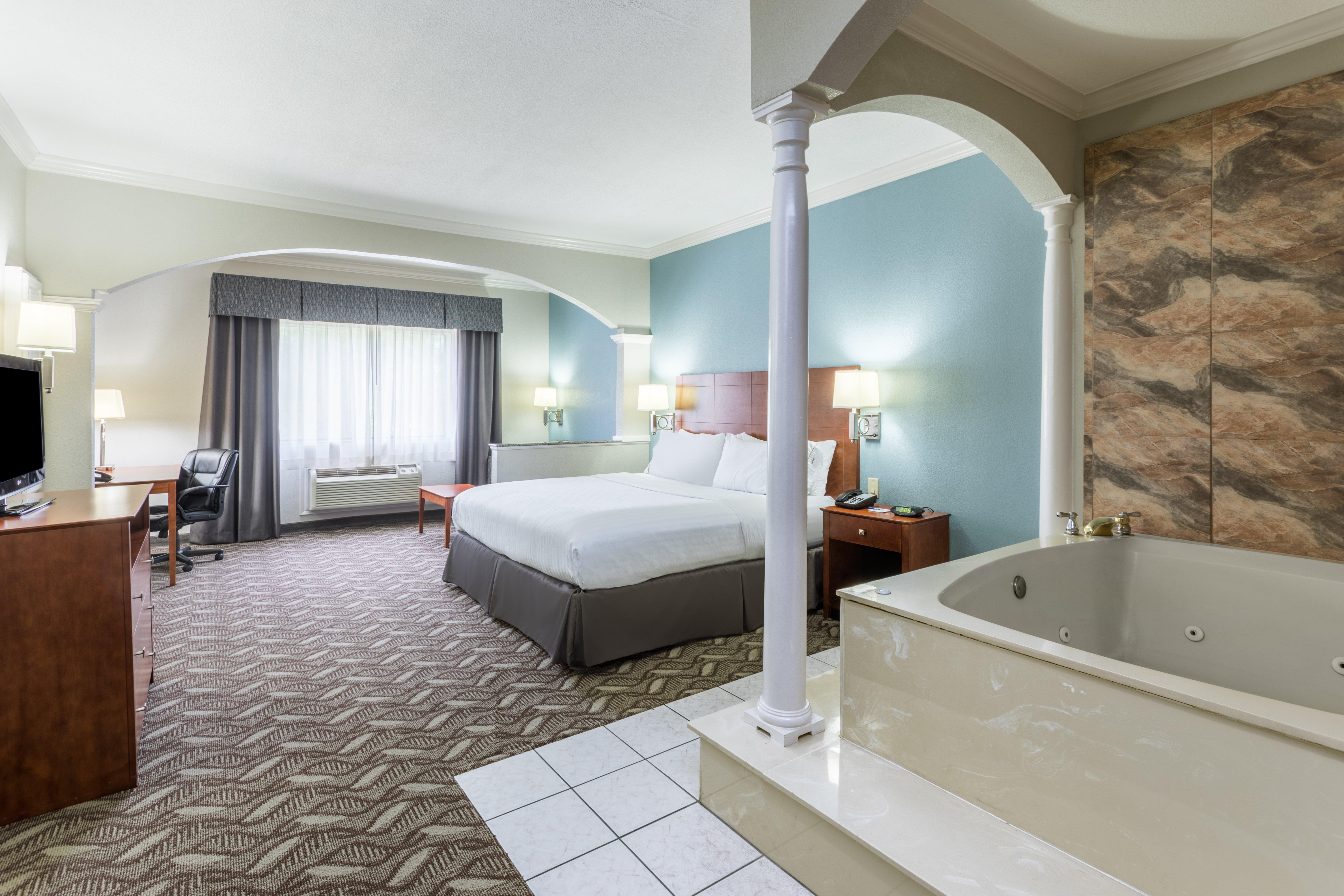 Holiday Inn Express Hotel And Suites Lake Charles By Ihg Exterior foto