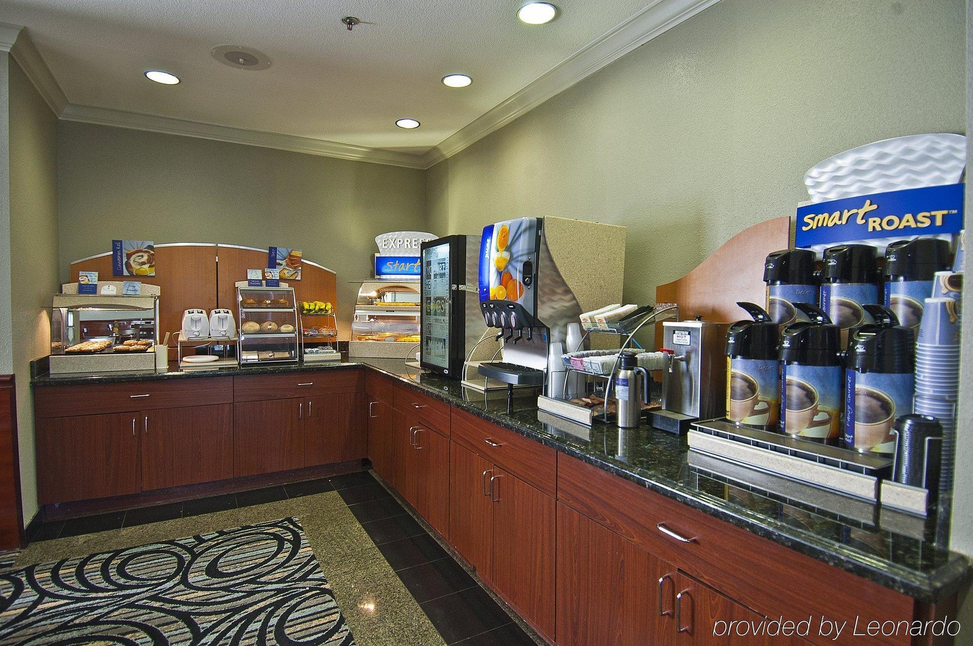 Holiday Inn Express Hotel And Suites Lake Charles, An Ihg Hotel Restaurant foto