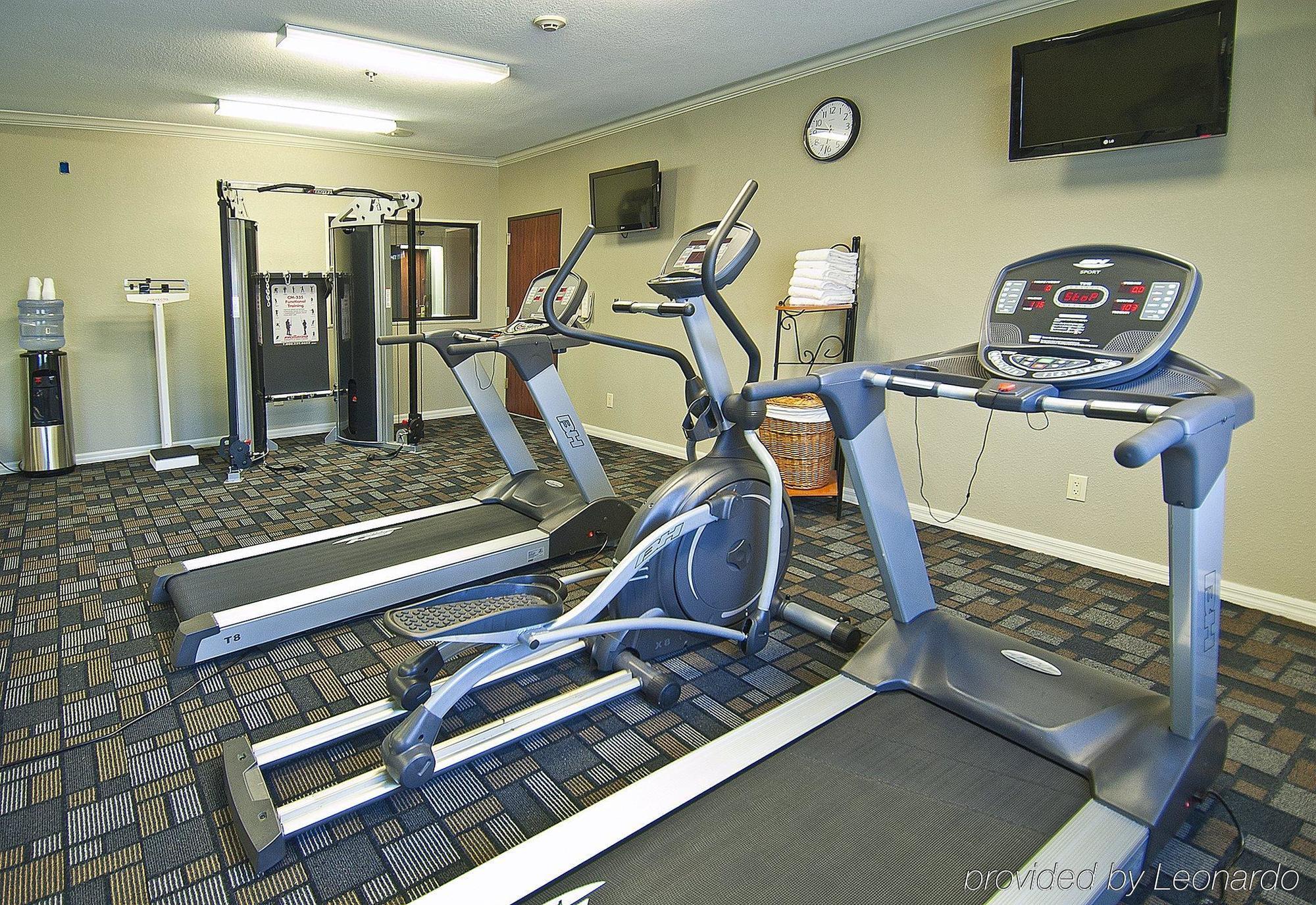 Holiday Inn Express Hotel And Suites Lake Charles By Ihg Einrichtungen foto