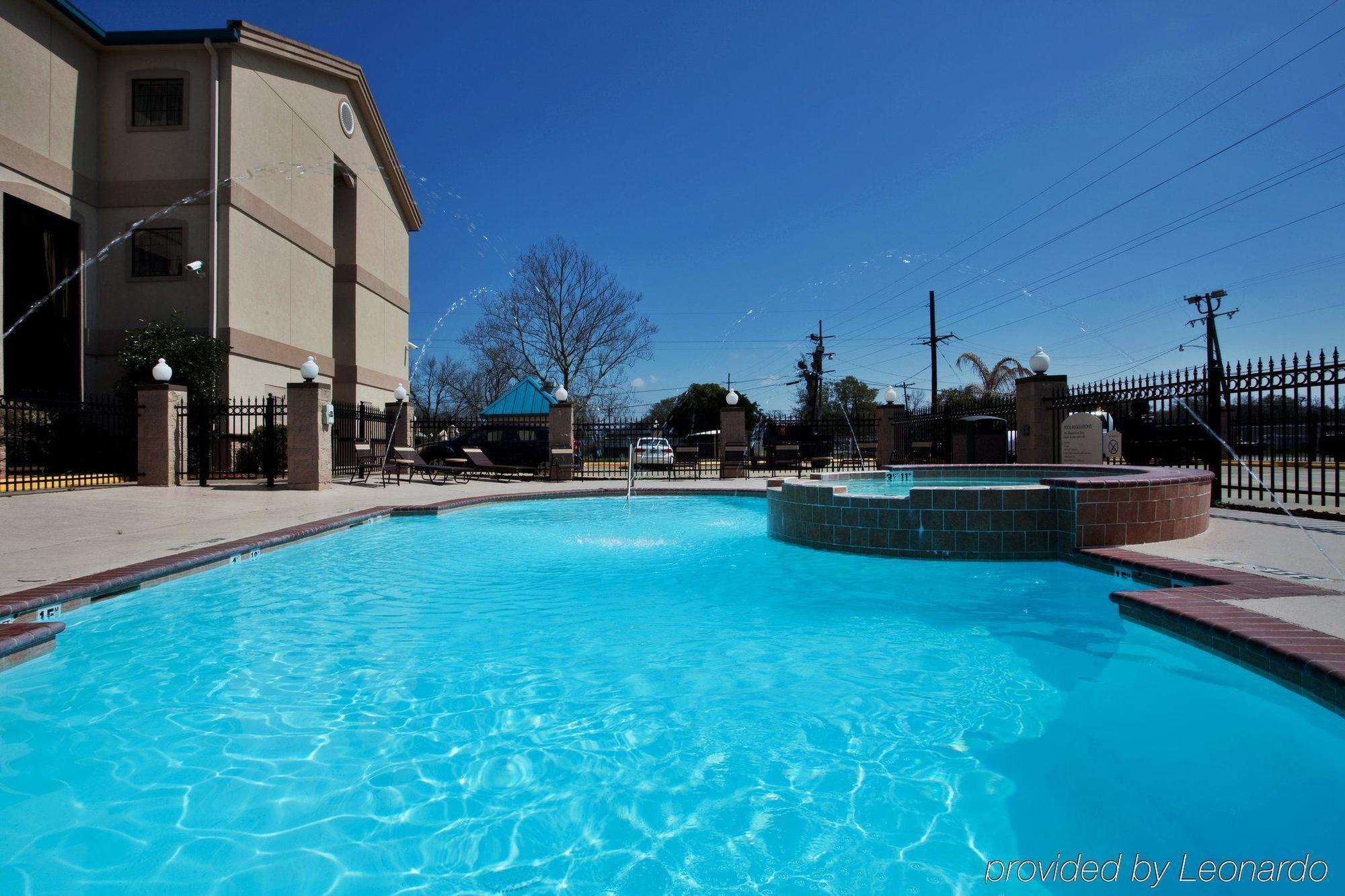 Holiday Inn Express Hotel And Suites Lake Charles By Ihg Einrichtungen foto