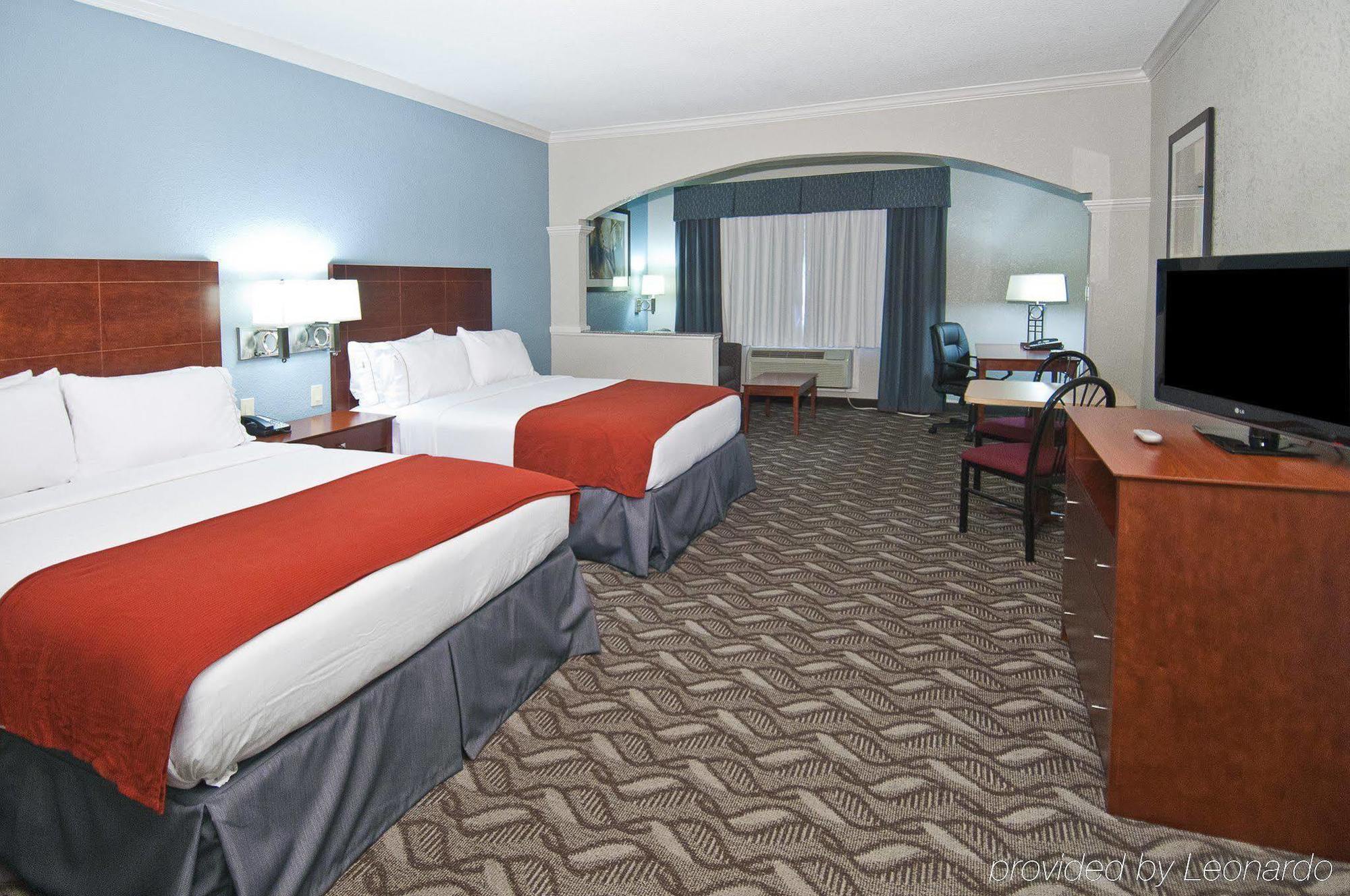 Holiday Inn Express Hotel And Suites Lake Charles By Ihg Exterior foto