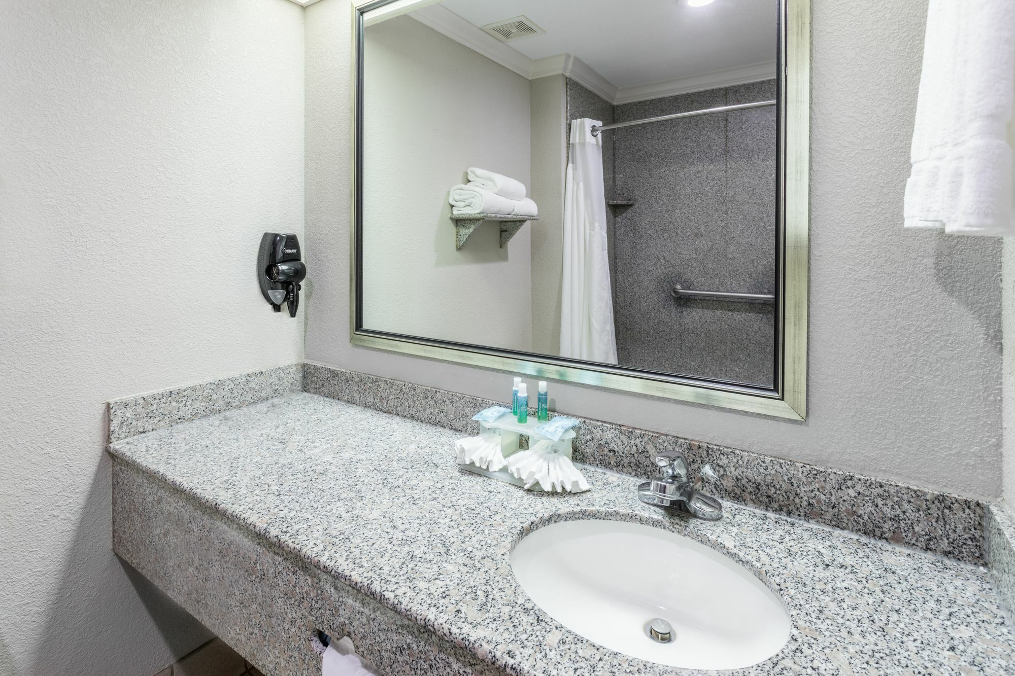 Holiday Inn Express Hotel And Suites Lake Charles By Ihg Exterior foto